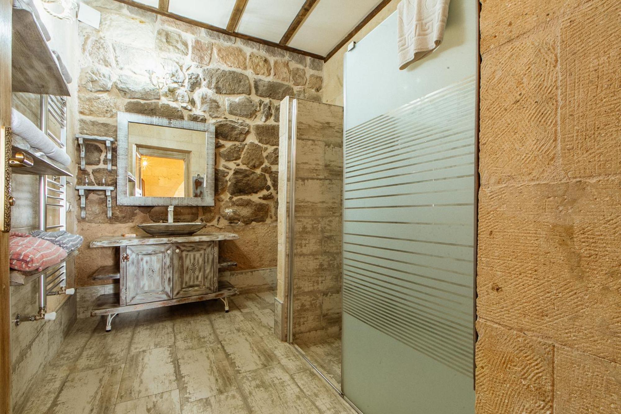 Karlik Cave Suite Cappadocia Üchisar Bagian luar foto