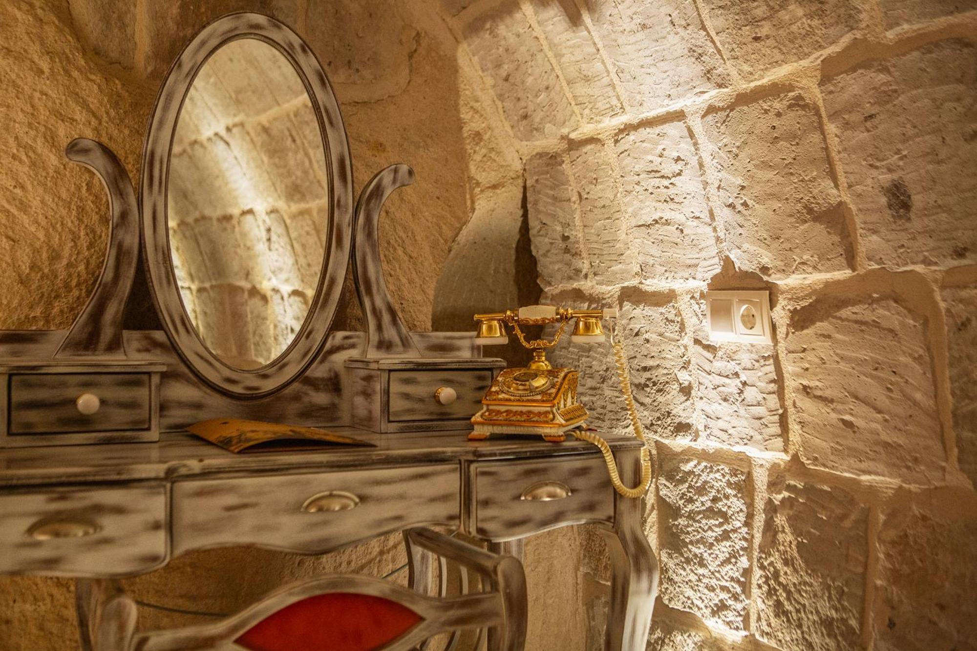 Karlik Cave Suite Cappadocia Üchisar Bagian luar foto